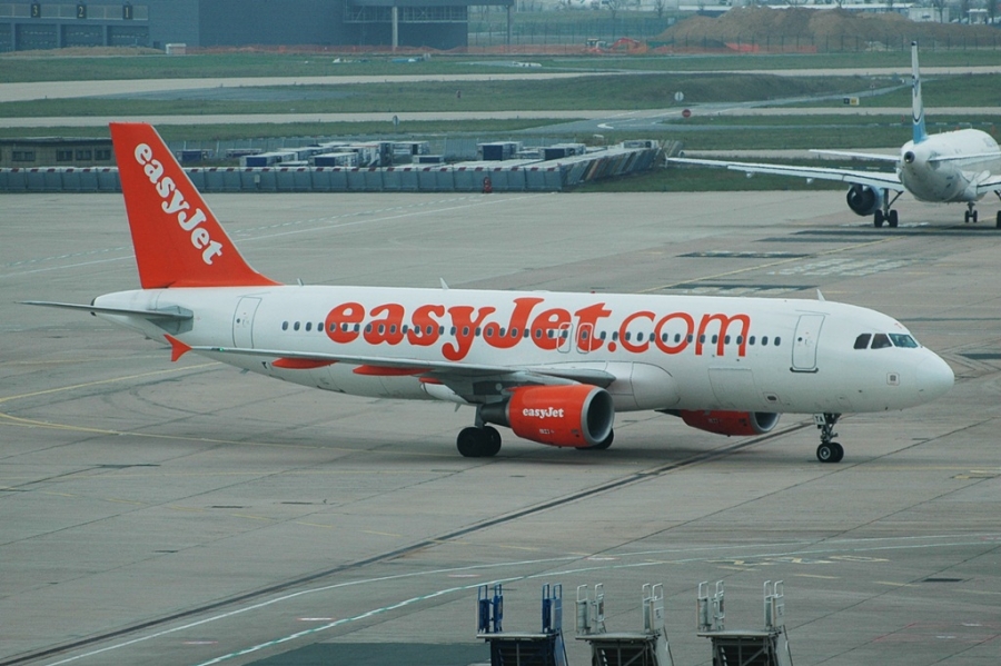 G-EZTA (3805) 2009 Airbus A320-214