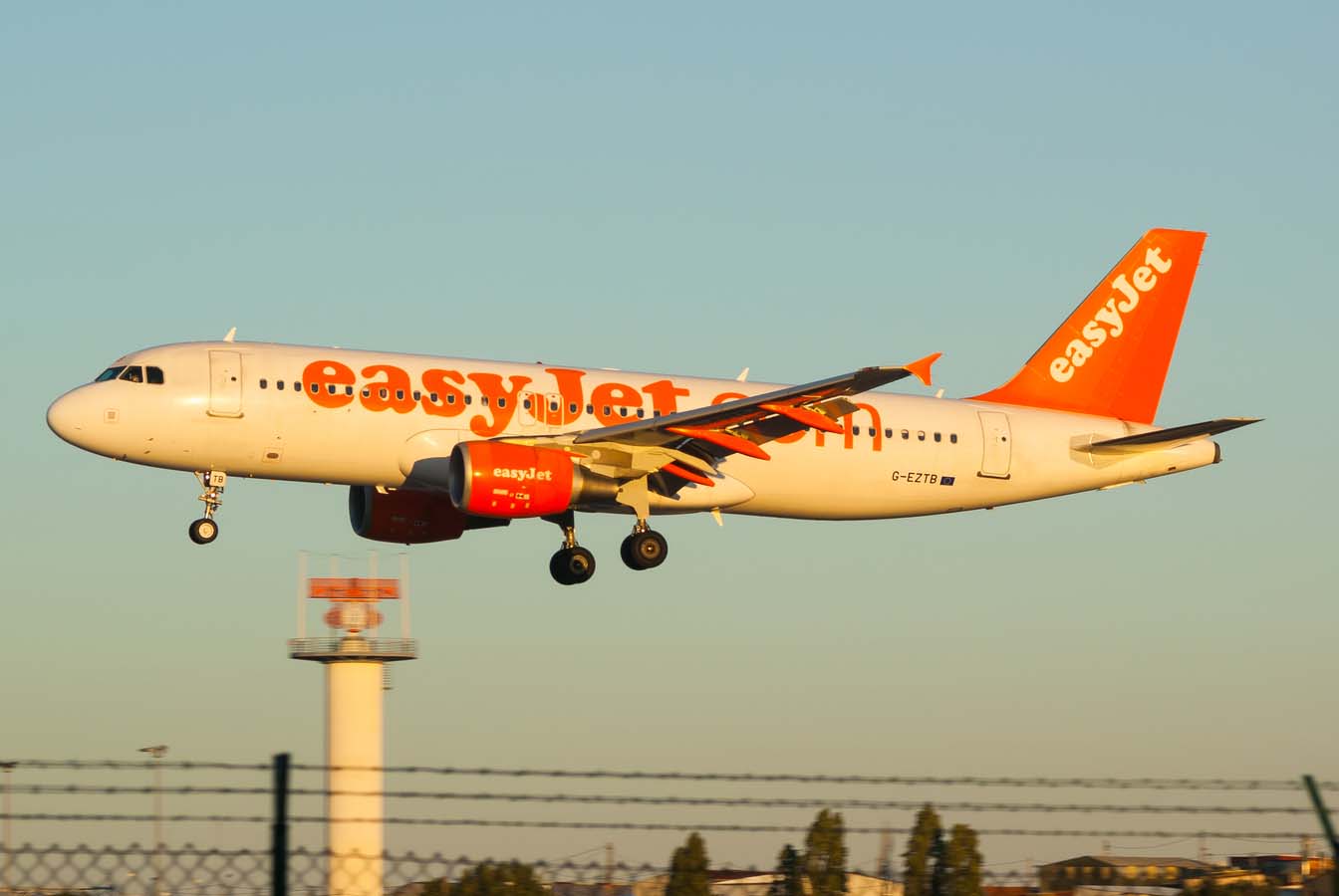 G-EZTB (3843) 2009 Airbus A320-214
