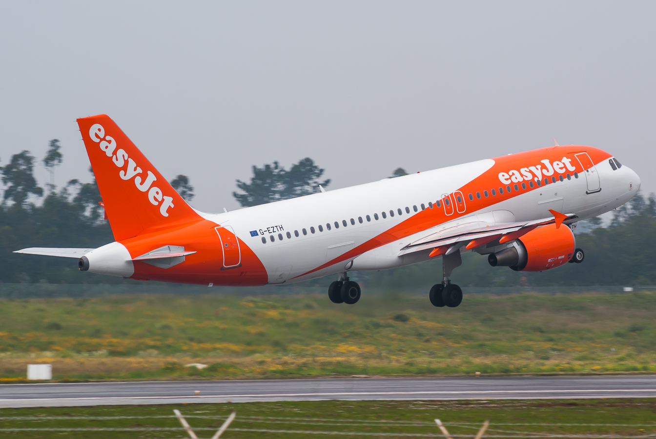 G-EZTH (3953) 2009 Airbus A320-214