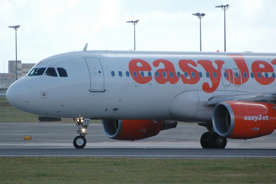 G-EZTT (4219) 2010 Airbus A320-214