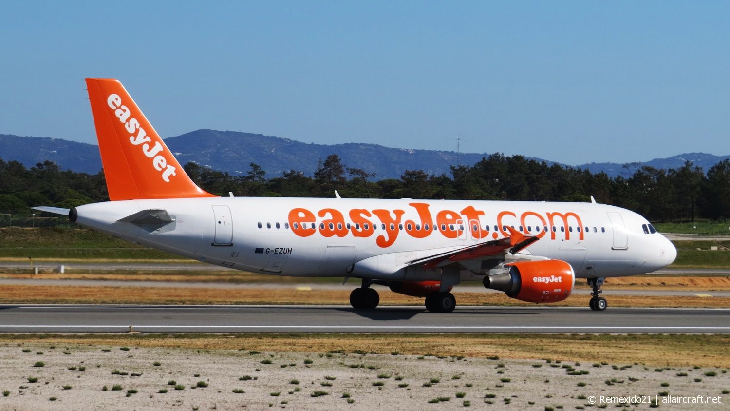 G-EZUH · Airbus A320-214 · (FAO / LPFR)