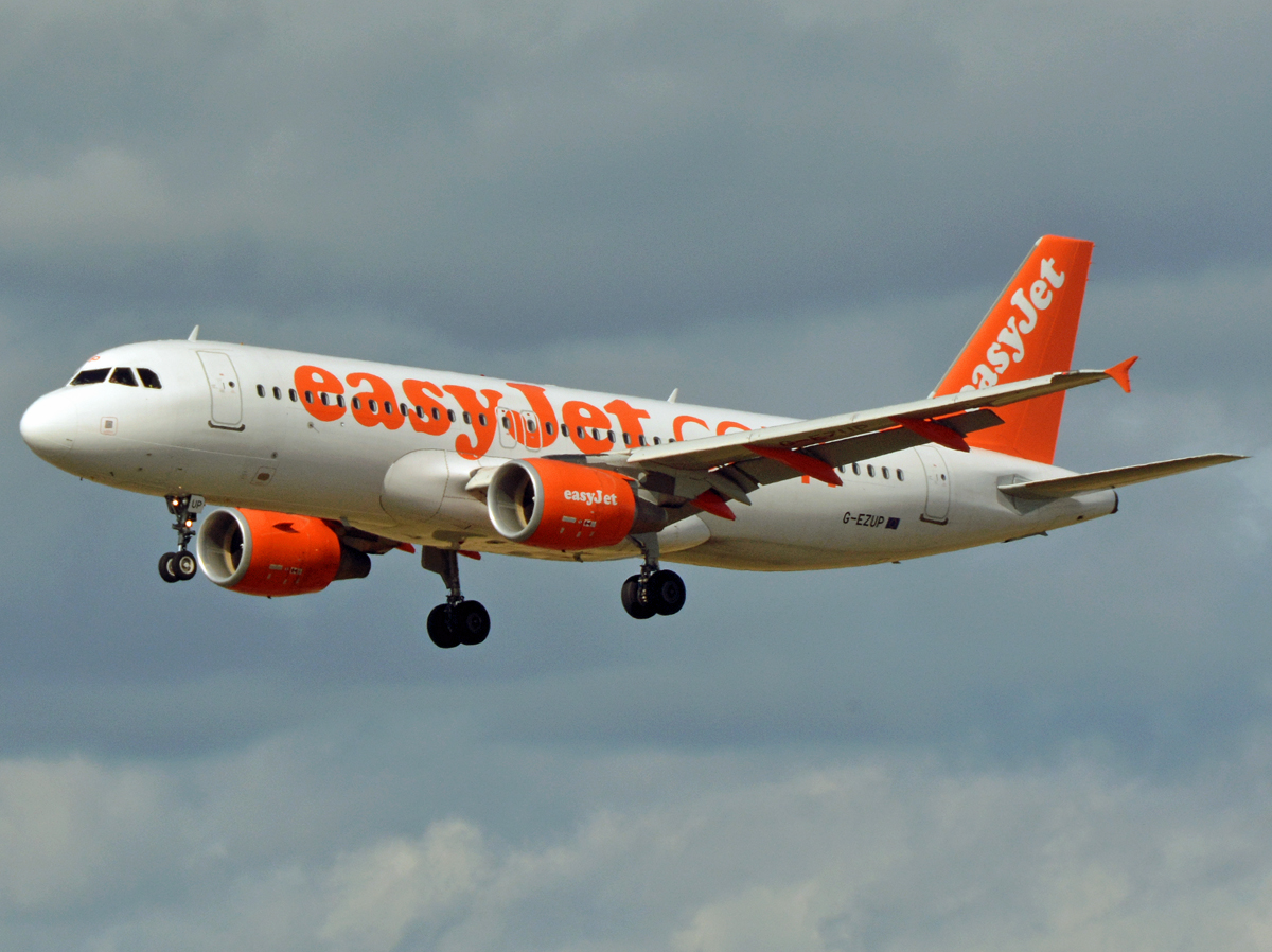 G-EZUP · Airbus A320-214 · (CPH / EKCH)