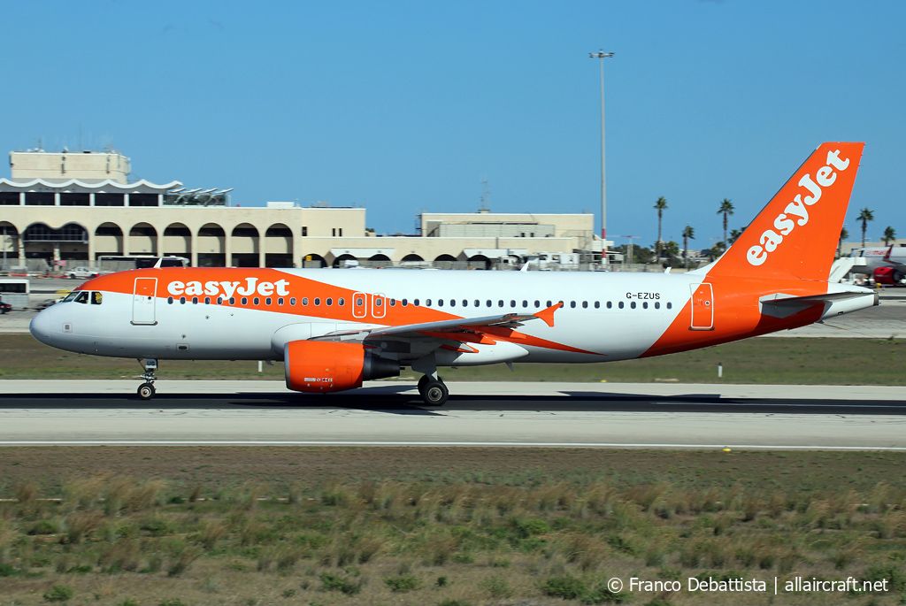 G-EZUS · Airbus A320-214 · (MLA / LMML)
