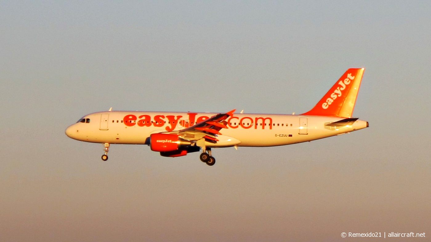 G-EZUU · Airbus A320-214 · (LIS / LPPT)