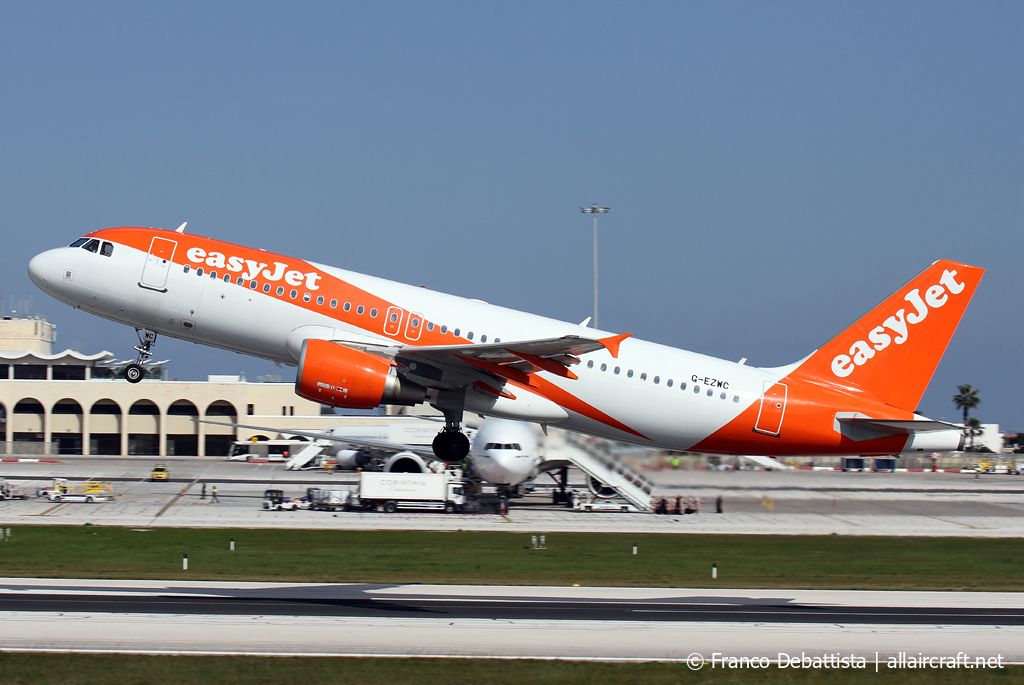 G-EZWC (5236) 2012 Airbus A320-214(WL)