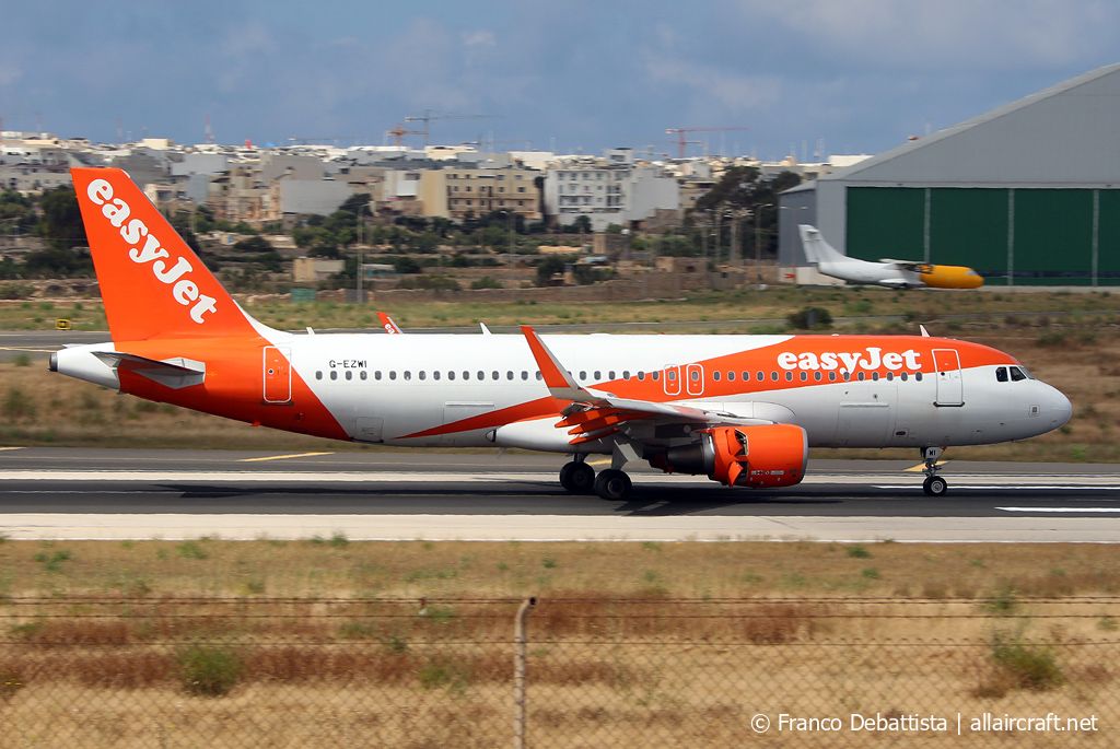 G-EZWI (5592) 2013 Airbus A320-214(WL)