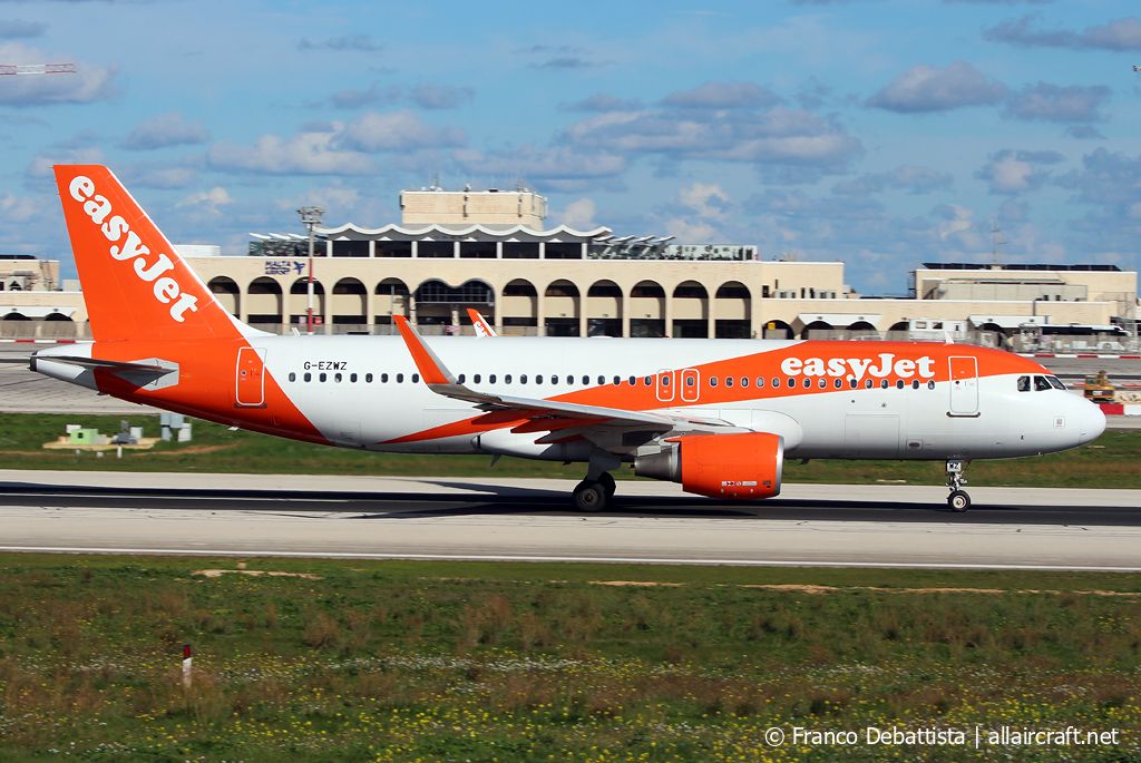 G-EZWZ (6353) 2014 Airbus A320-214(WL)