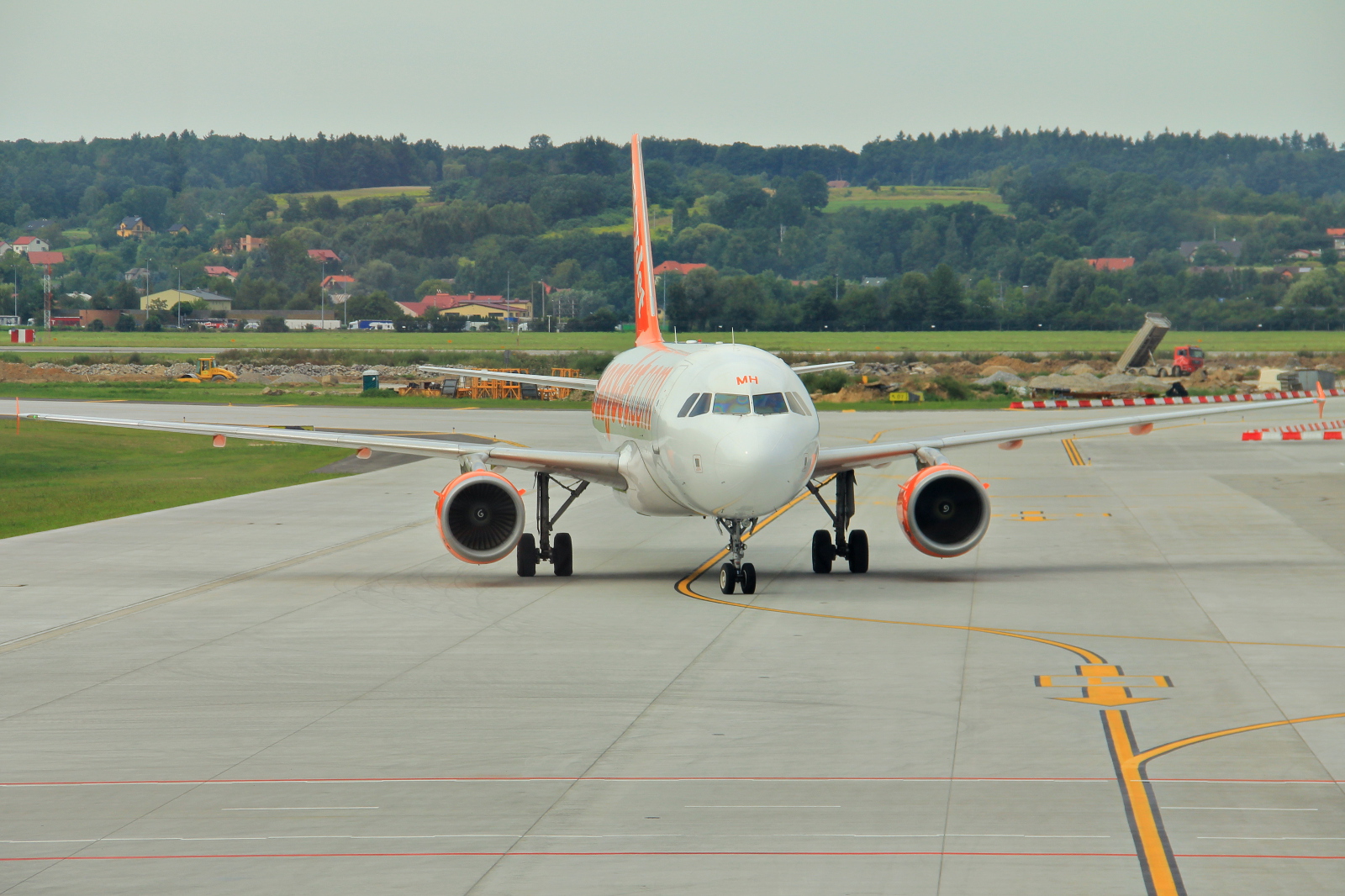 G-EZMH · Airbus A319-111 · (KRK / EPKK)