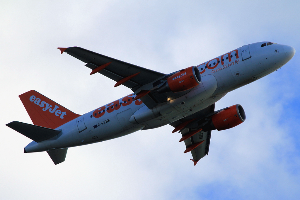 G-EZBW · Airbus A319-111 · (FCO / LIRF)
