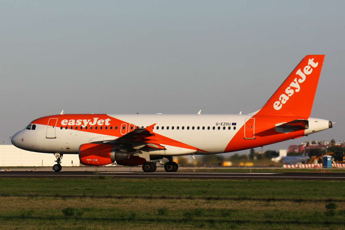 G-EZDU · Airbus A319-111 · (LIS / LPPT)