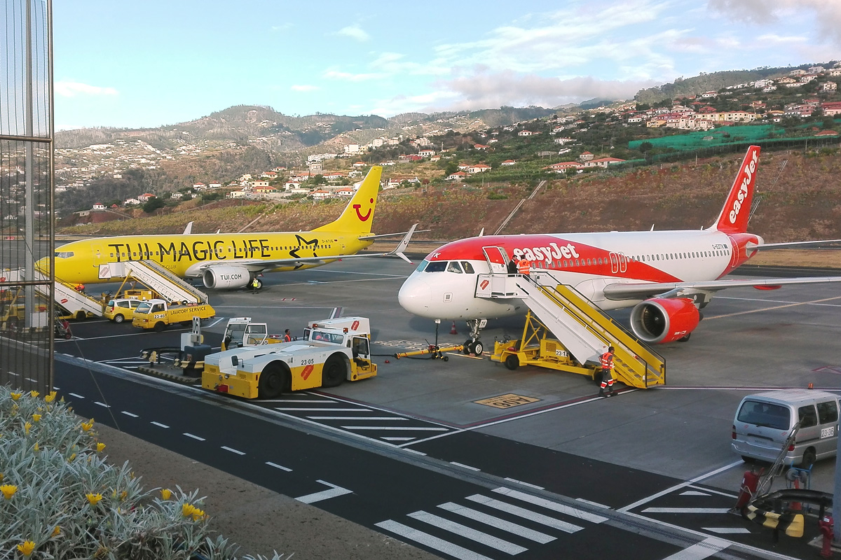 G-EZTK · Airbus A320-214 · (FNC / LPMA)