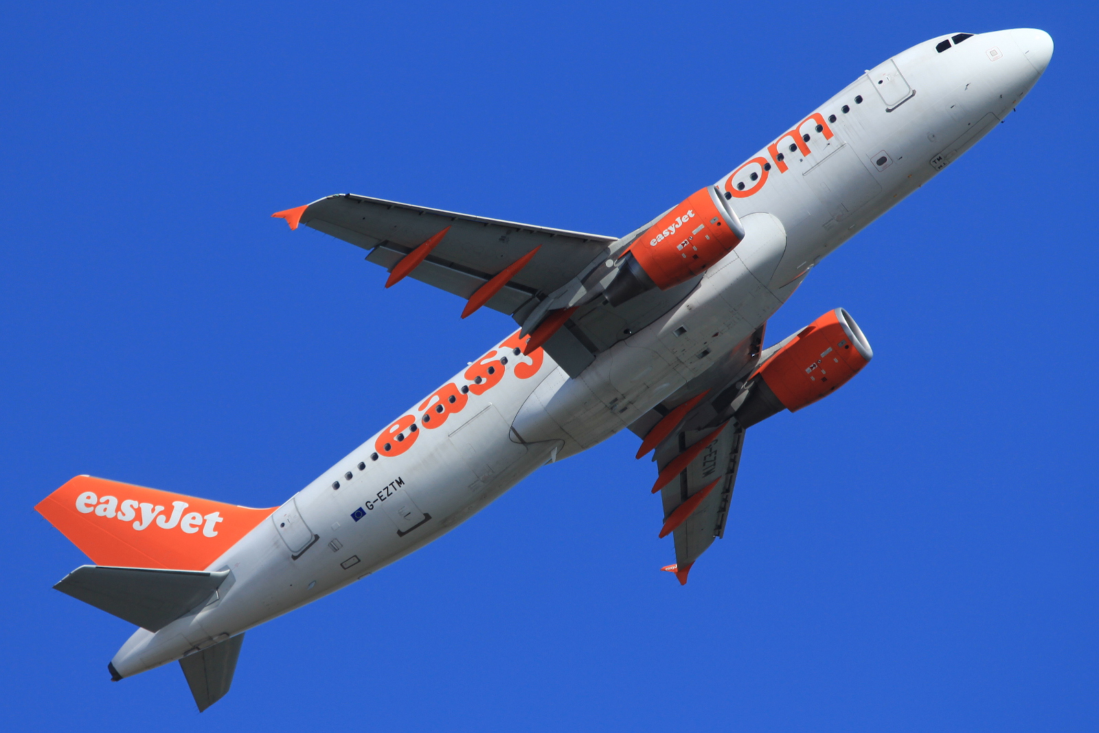 G-EZTM · Airbus A320-214 · (FCO / LIRF)