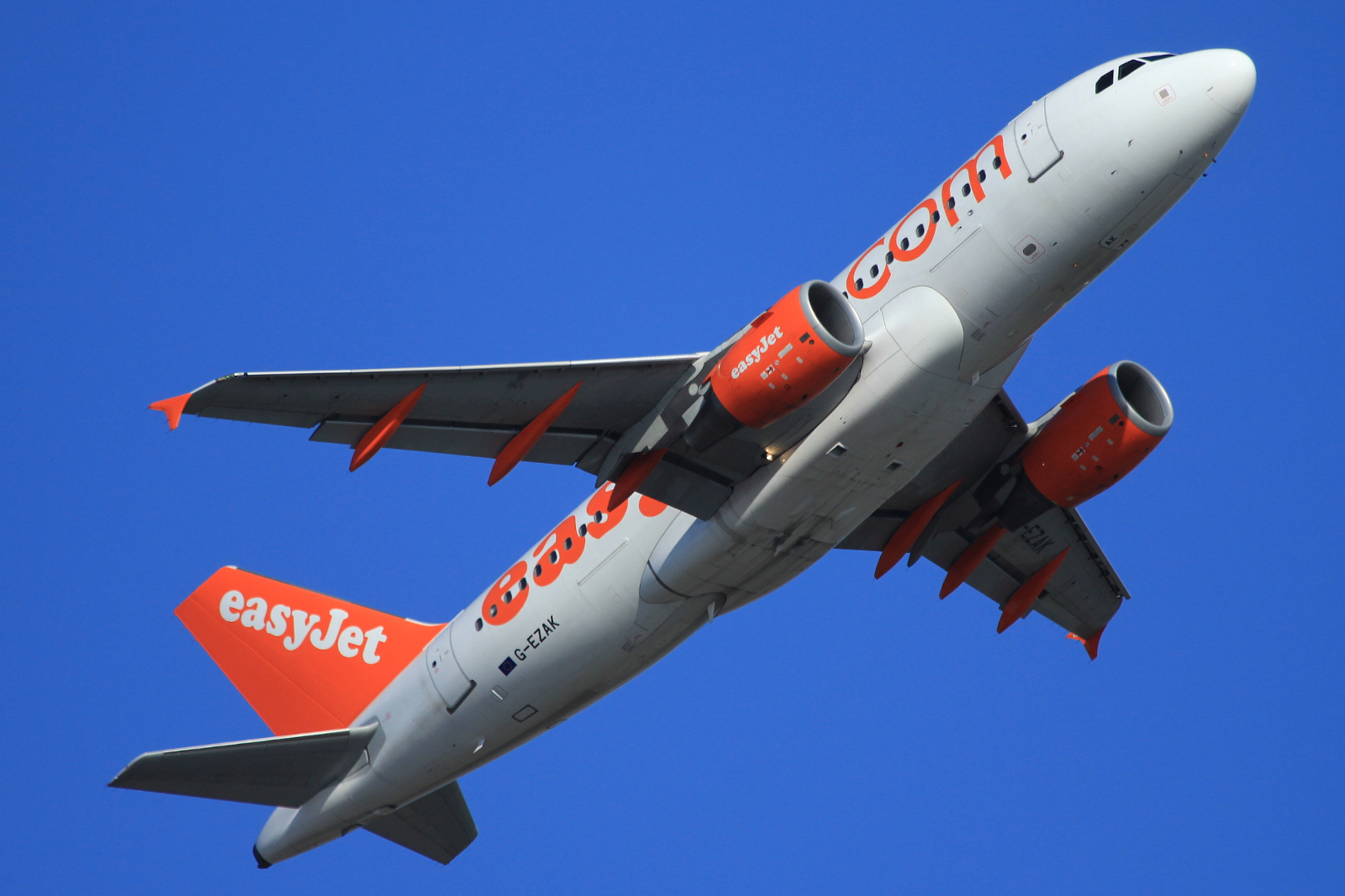 G-EZAK · Airbus A319-111 · (FCO / LIRF)