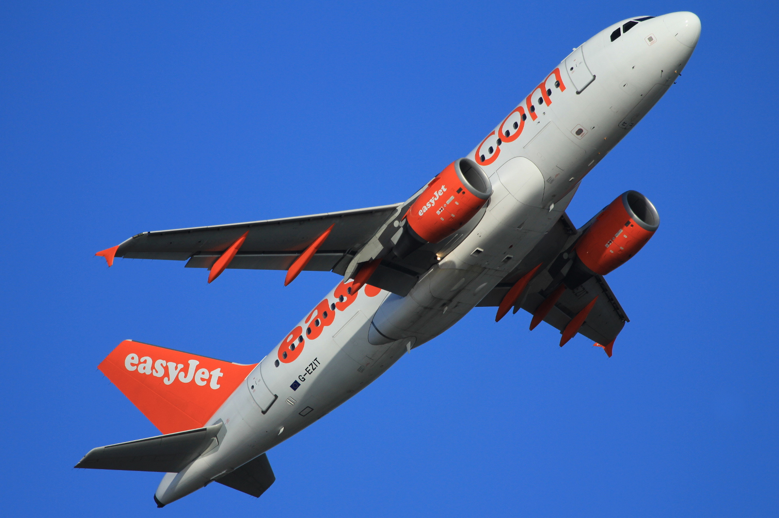 G-EZIT · Airbus A319-111 · (FCO / LIRF)