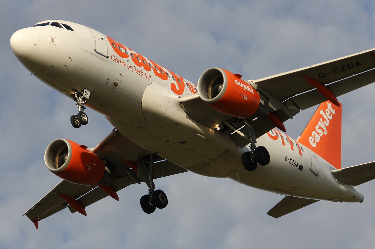 G-EZBA (2860) 2006 Airbus A319-111