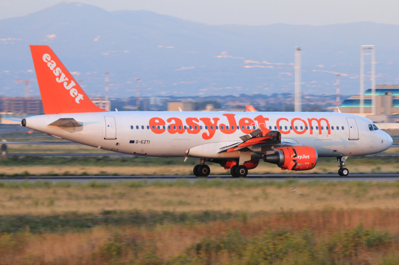 G-EZTI · Airbus A320-214 · (FCO / LIRF)