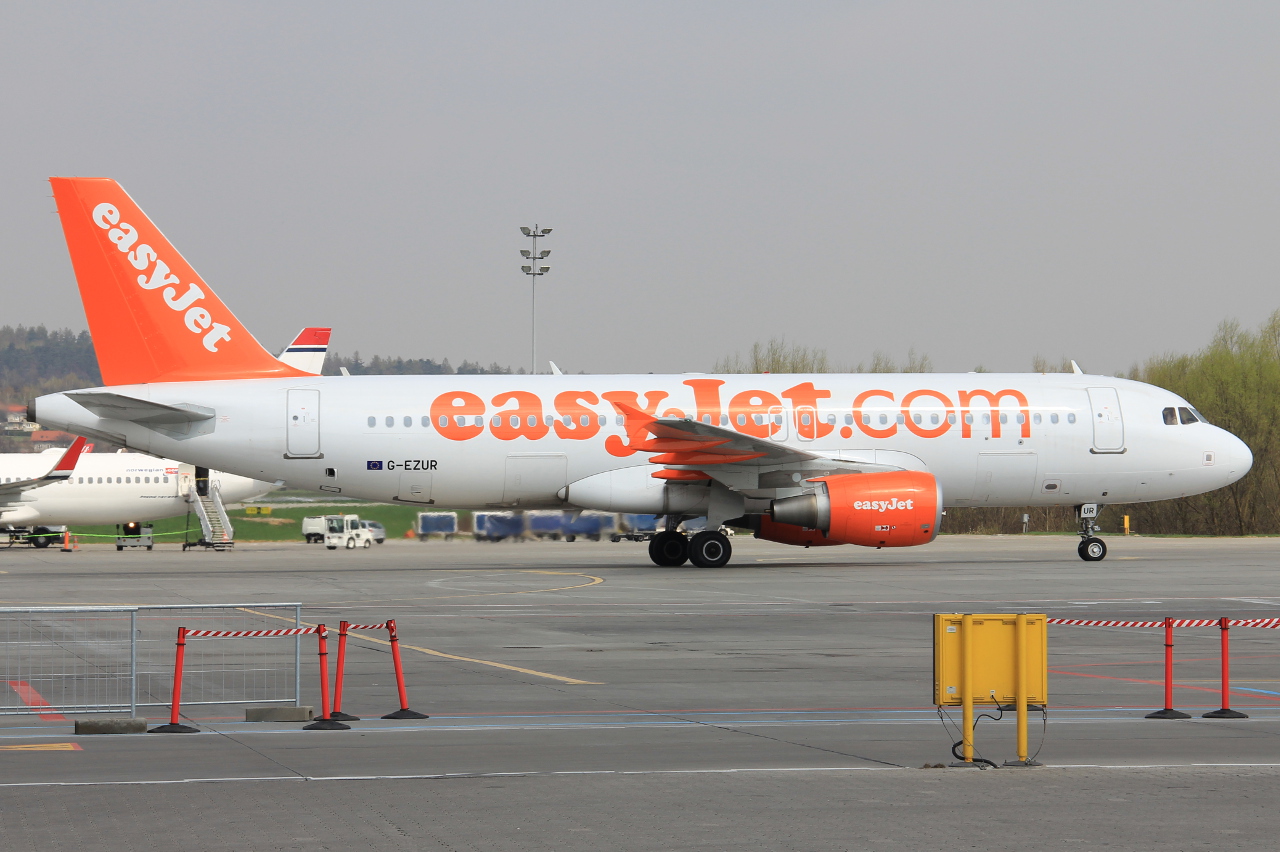 G-EZUR (5064) 2012 Airbus A320-214