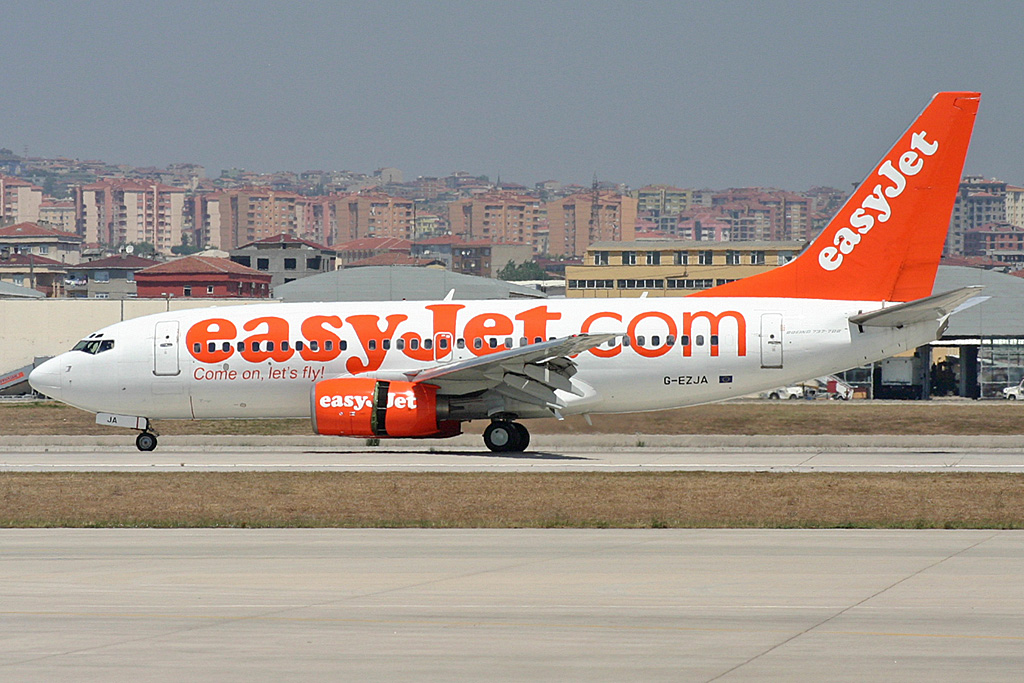 G-EZJA (30235) 2000 Boeing 737-73V