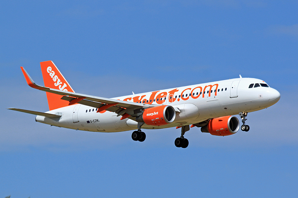 G-EZWL · Airbus A320-214(WL) · (LGW / EGKK)