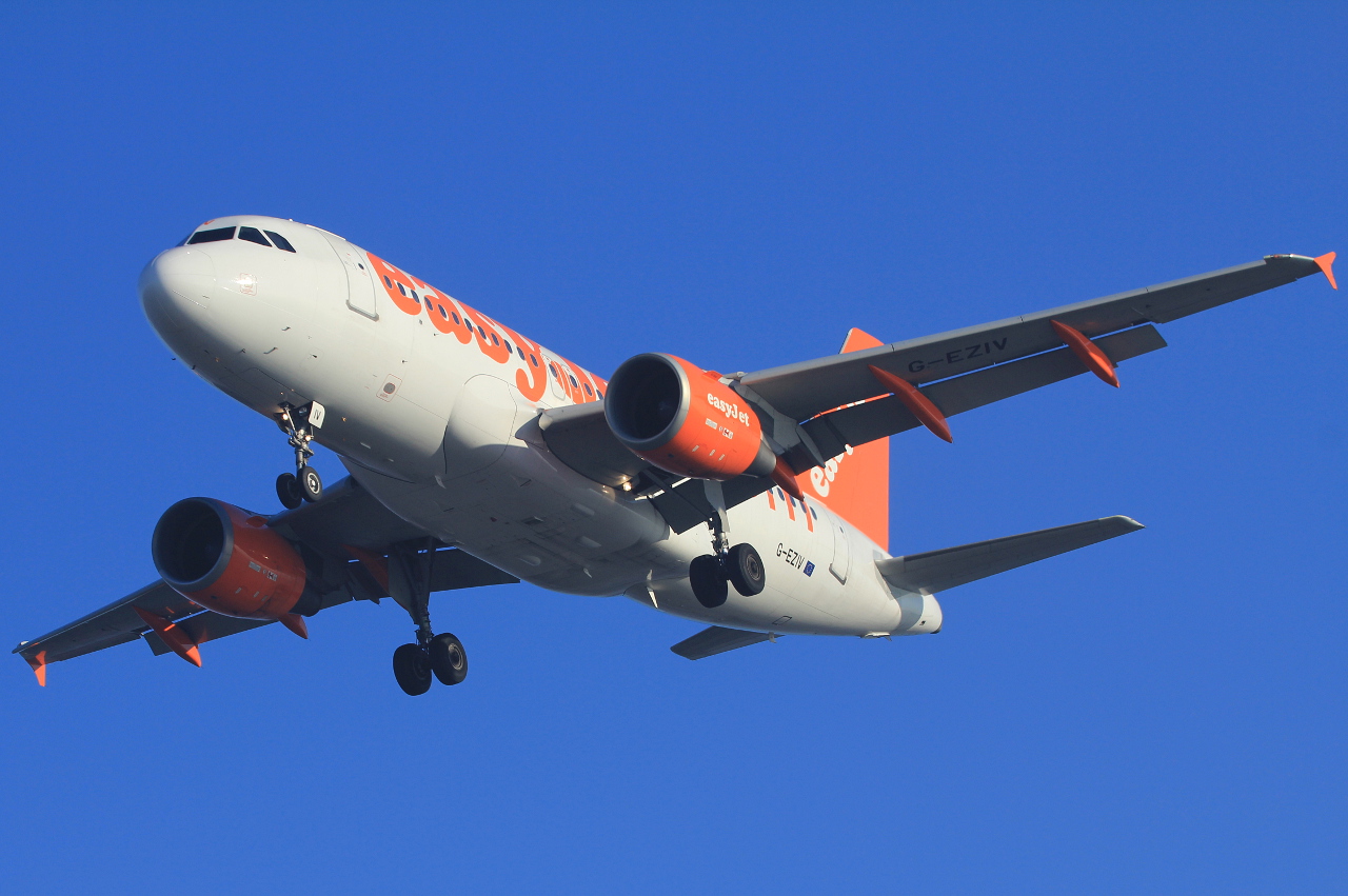 G-EZIV · Airbus A319-111 · (KRK / EPKK)