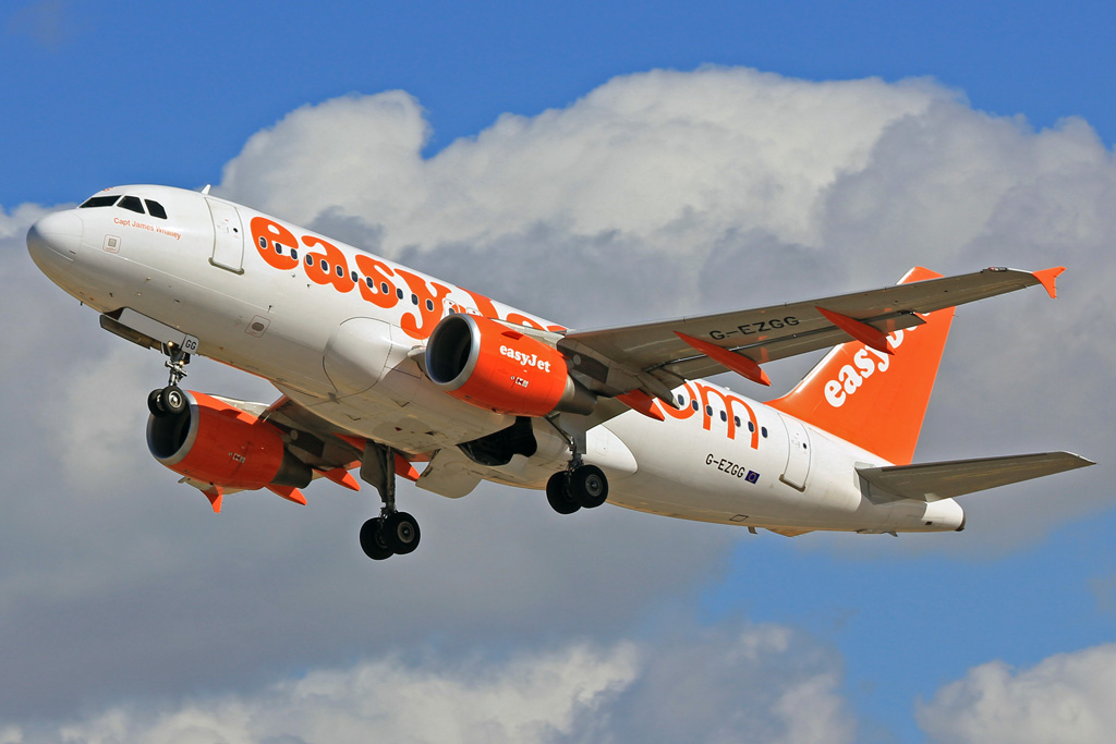 G-EZGG · Airbus A319-111 · (FAO/LPFR)