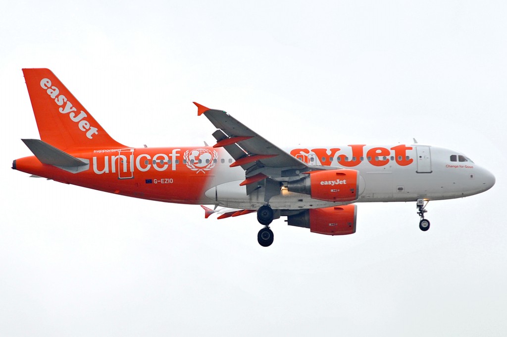 G-EZIO (2512) 2005 Airbus A319-111