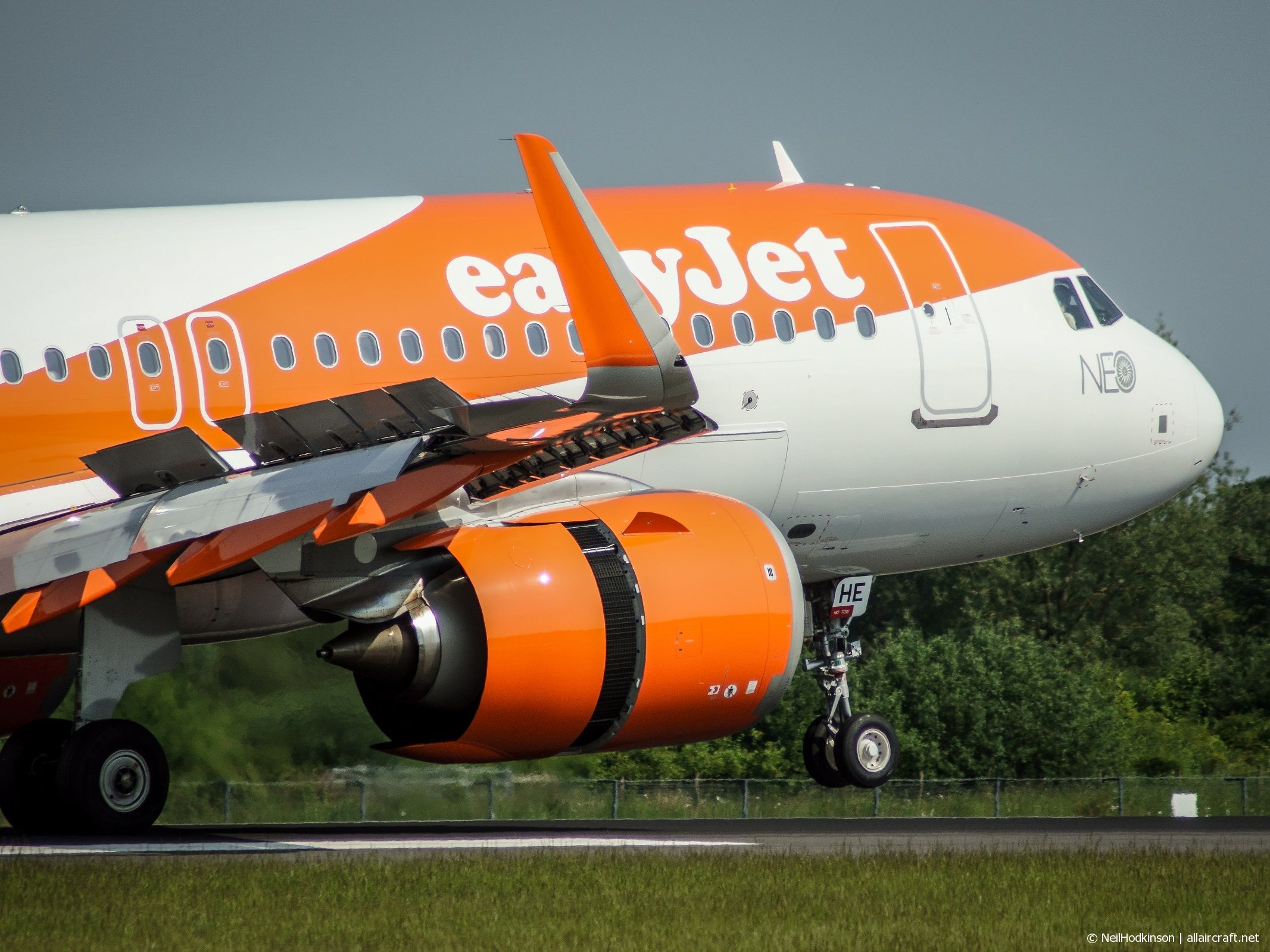 G-UZHE (8110) 2018 Airbus A320-251N