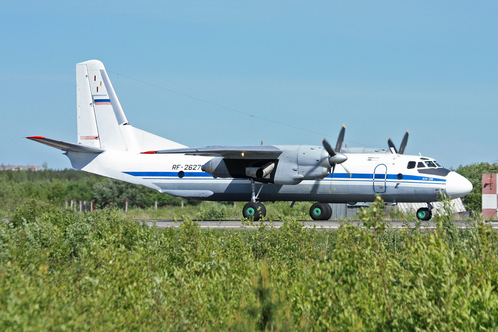 RF-26275 (2609) 1975 Antonov An-26