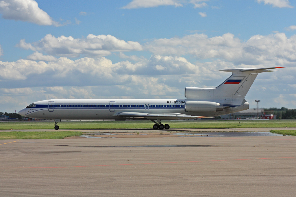 RA-85084 (cn 8A1004) Tupolev Tu-154M