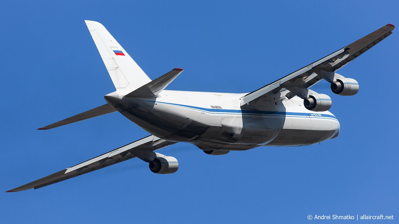 RA-82030 (9773054732045) 1987 Antonov An-124-100