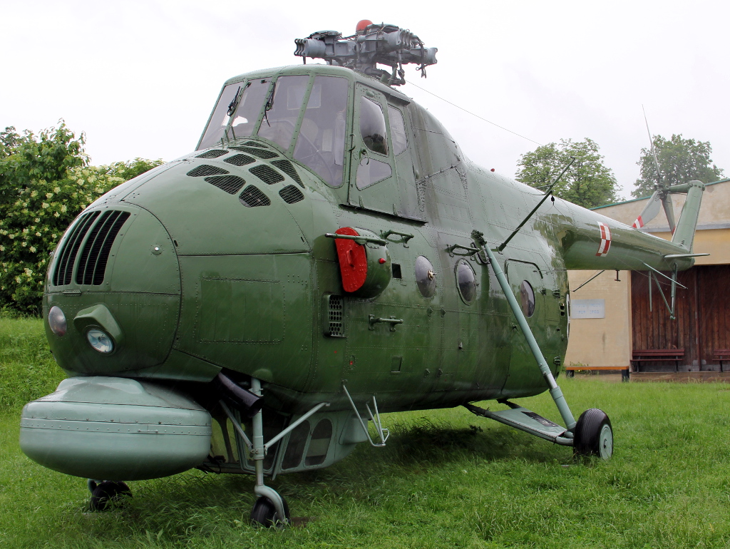 617 · Mil Mi-4ME · (EPKC)