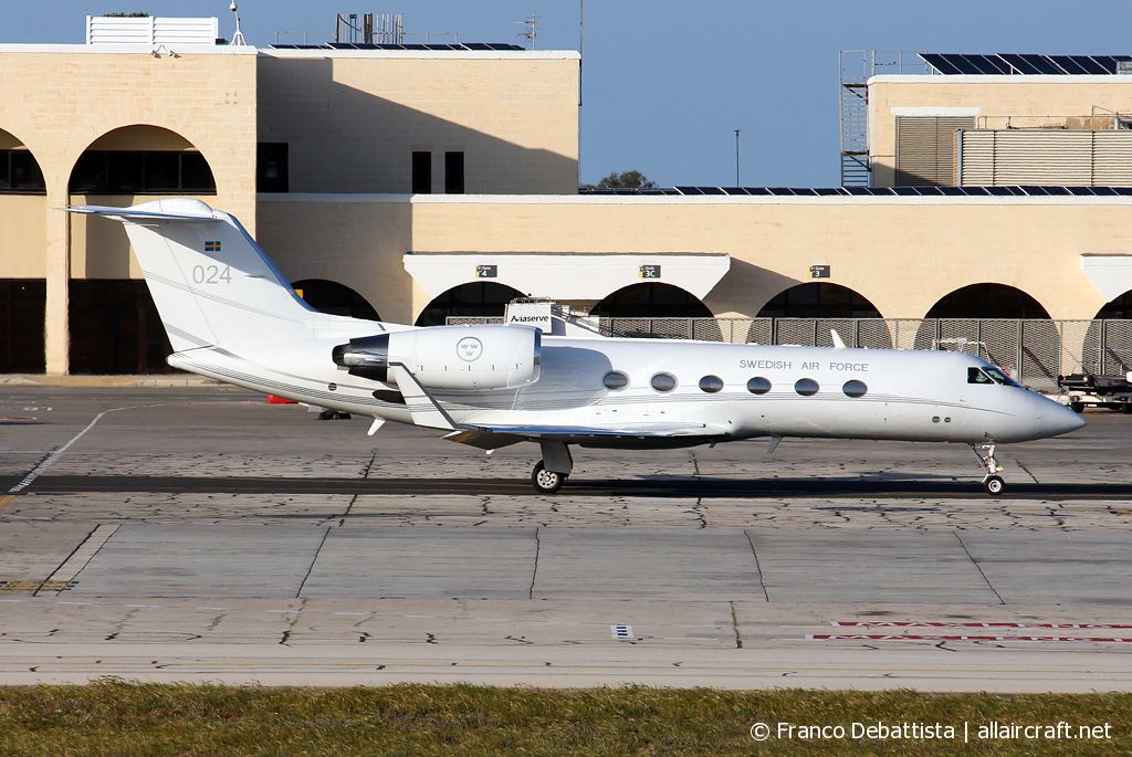 102004 · Gulfstream Aerospace G-IV · (MLA / LMML)