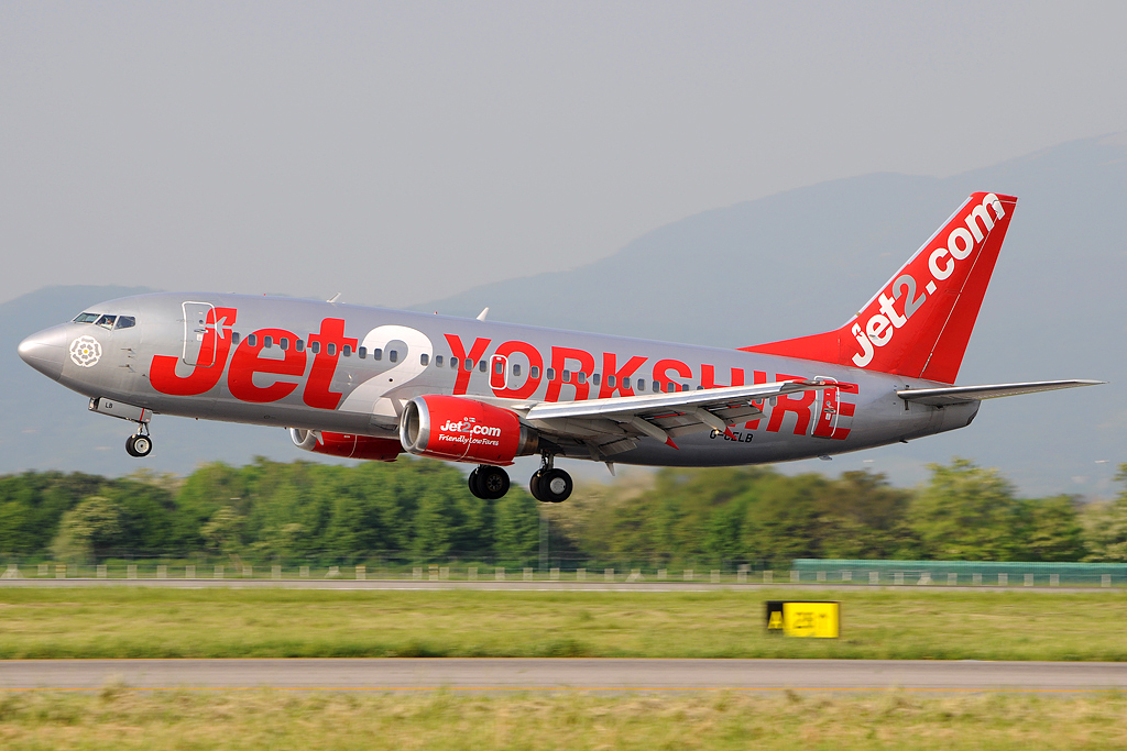 G-CELB (23664) 1986 Boeing 737-377