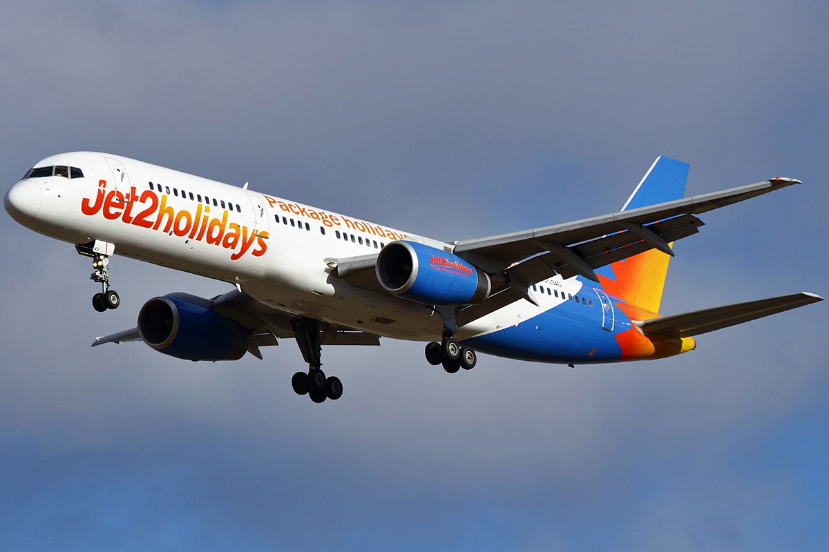 G-LSAD (24397) 1989 Boeing 757-236