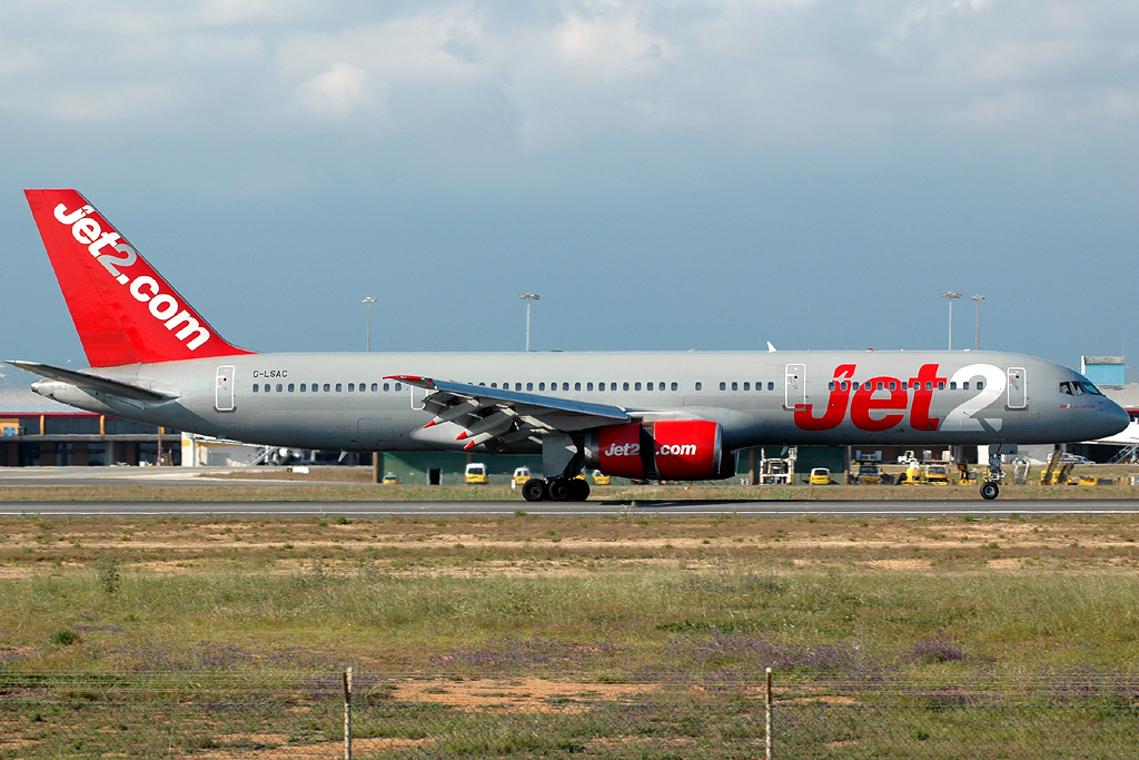 G-LSAC · Boeing 757-23A · (FAO / LPFR)