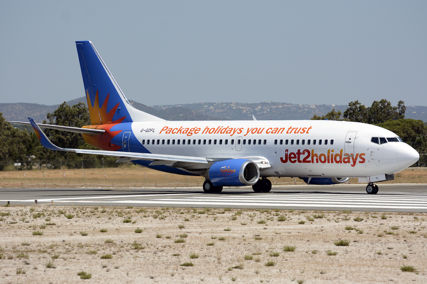G-GDFL (28568) 1998 Boeing 737-36N(WL)