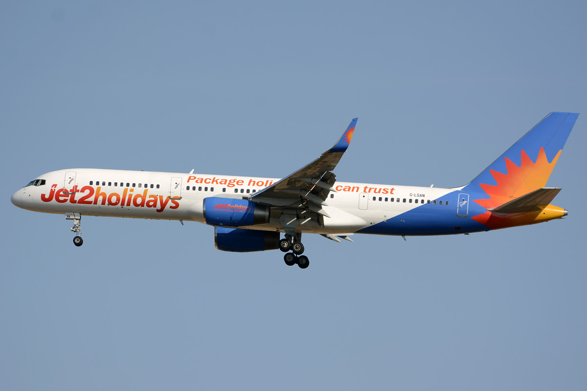 G-LSAN · Boeing 757-2K2(WL) · (IBZ / LEIB)