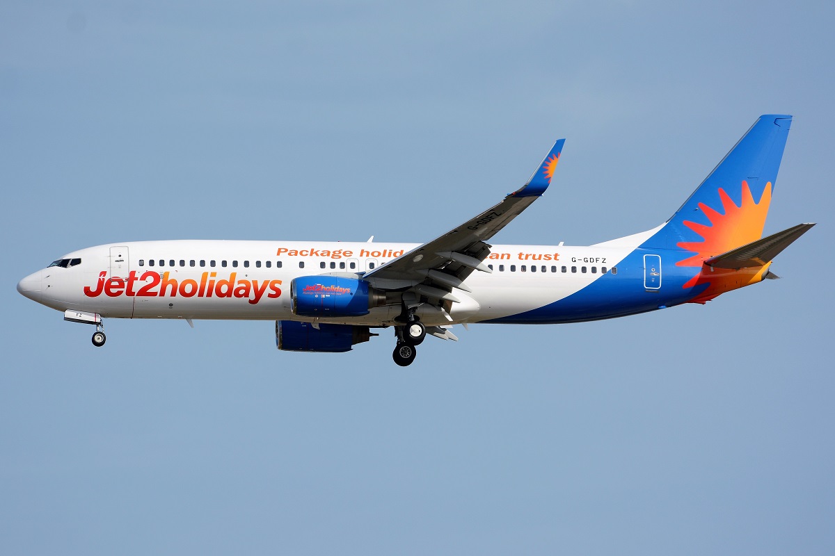 G-GDFZ · Boeing 737-86Q(WL) · (IBZ / LEIB)