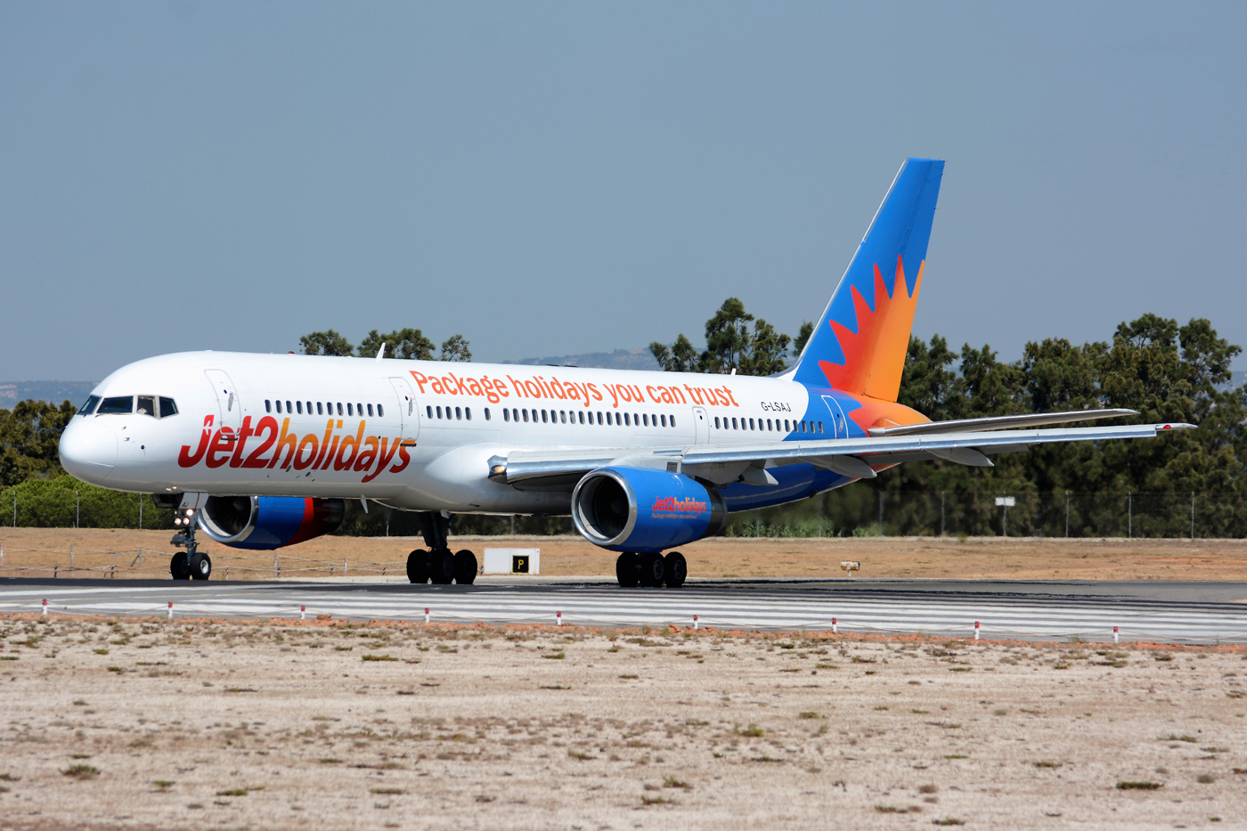 G-LSAJ · Boeing 757-236 · (FAO / LPFR)