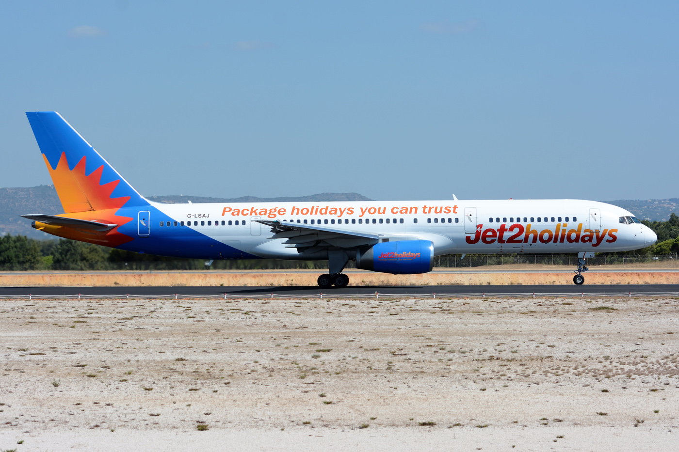 G-LSAJ (24793) 1990 Boeing 757-236
