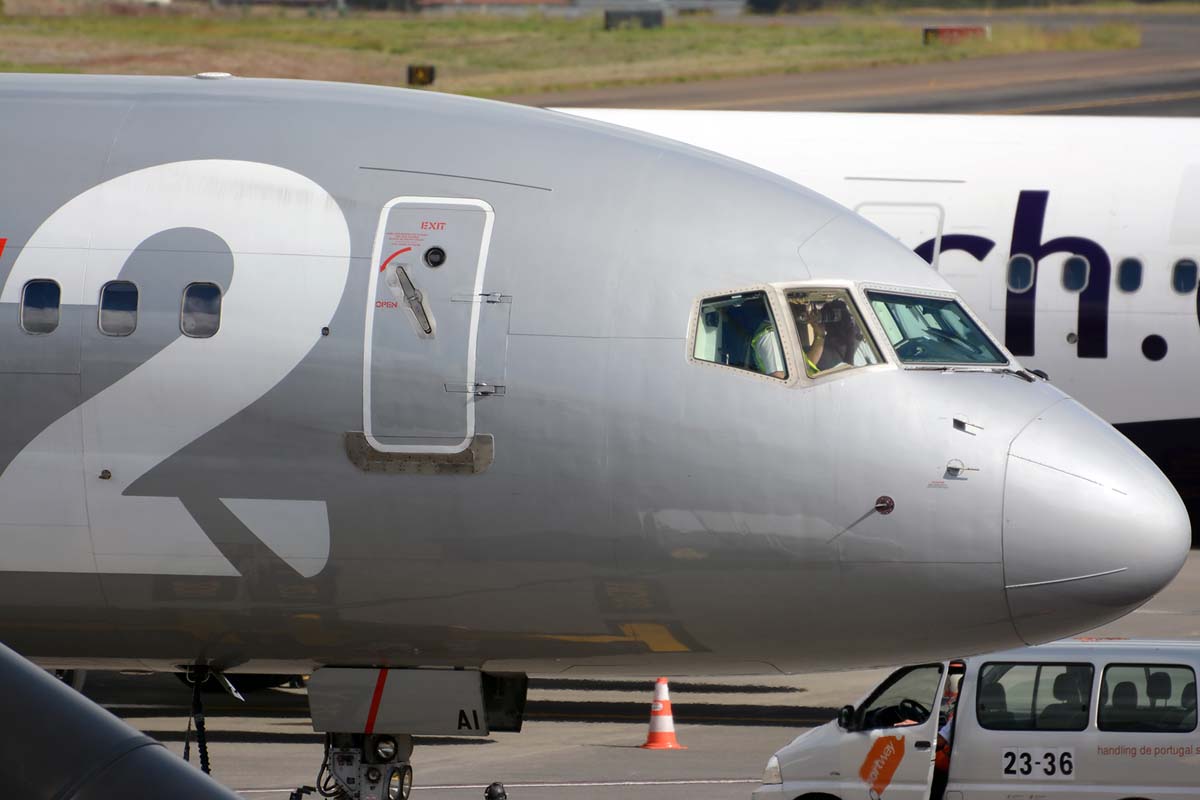G-LSAI · Boeing 757-21B · (FNC / LPMA)