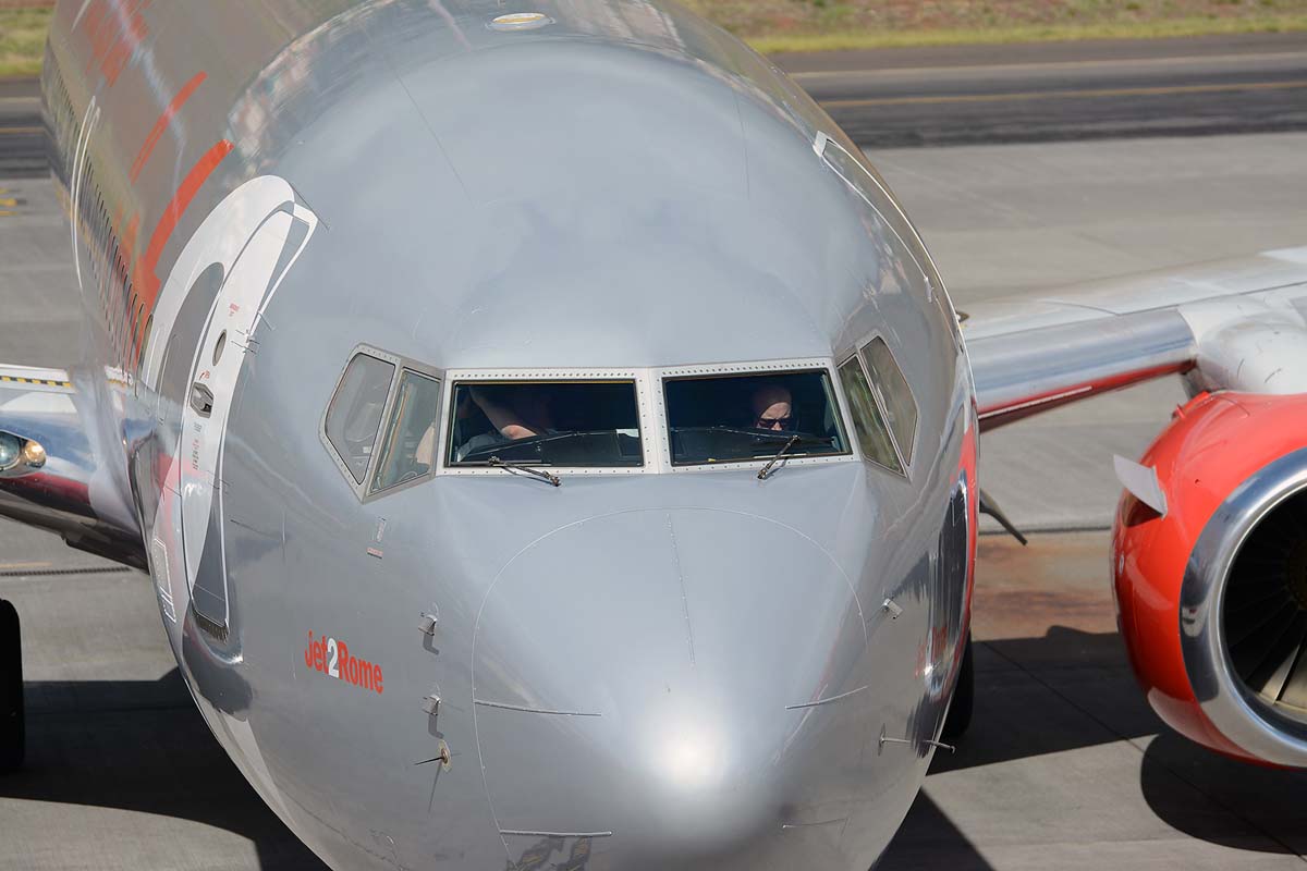 G-GDFR · Boeing 737-8Z9(WL) · (FNC / LPMA)