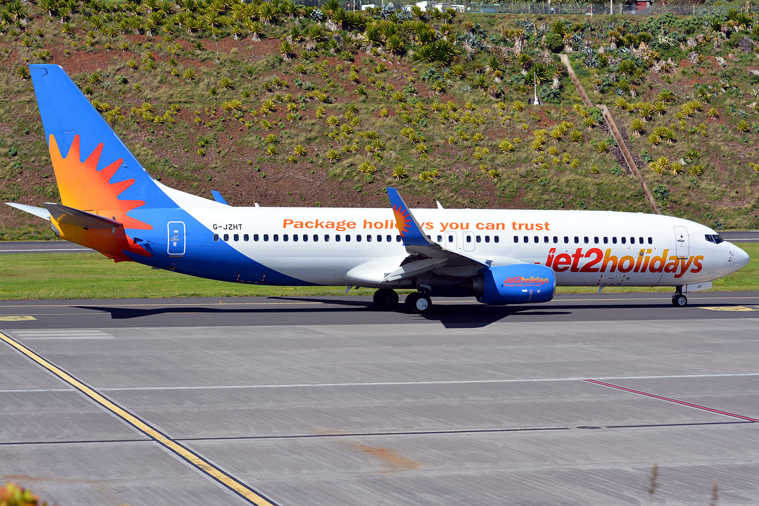 G-JZHT · Boeing 737-8MG(WL) · (FNC / LPMA)