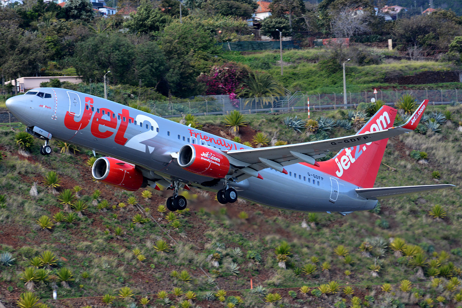 G-GDFP (28177) 1998 Boeing 737-8Z9 WL