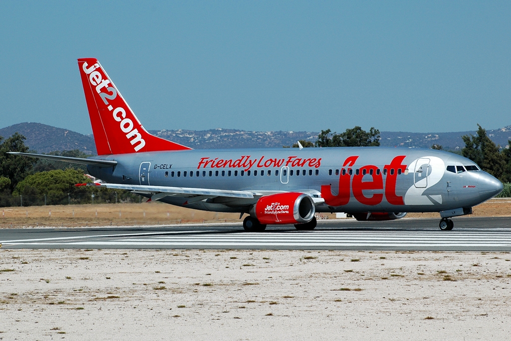 G-CELX · Boeing 737-377(QC) · (FAO / LPFR)