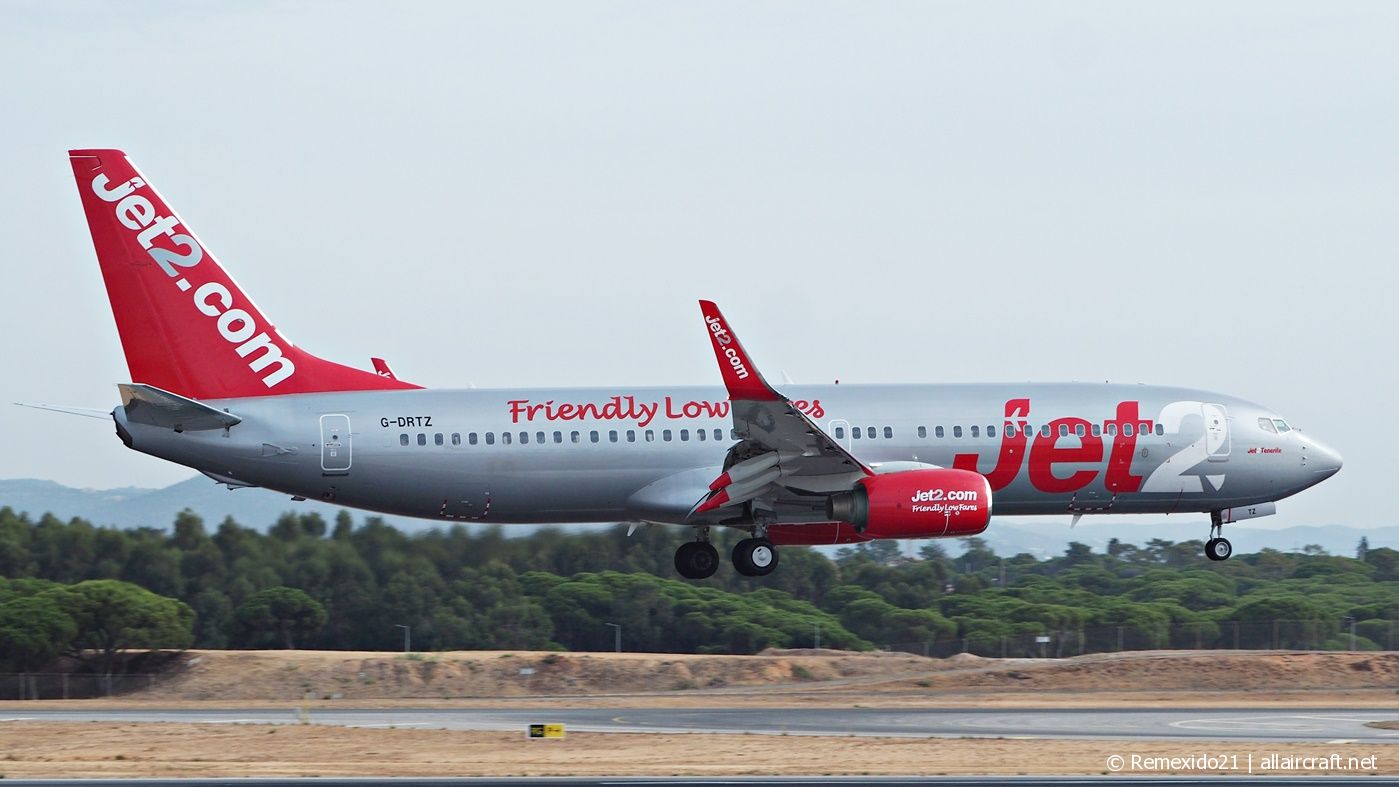 G-DRTZ (33557) 2004 Boeing 737-8AS(WL)