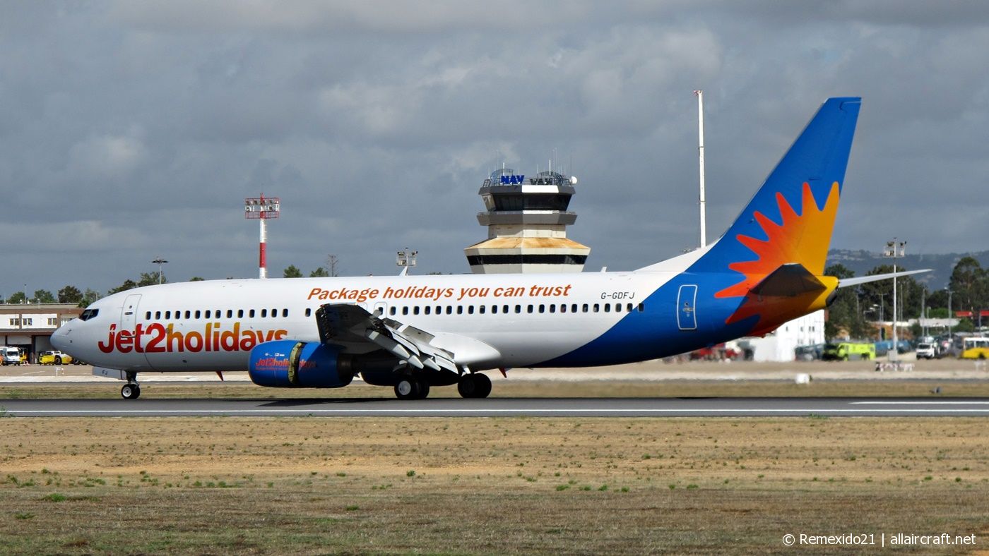 G-GDFJ · Boeing 737-804 · (FAO / LPFR)