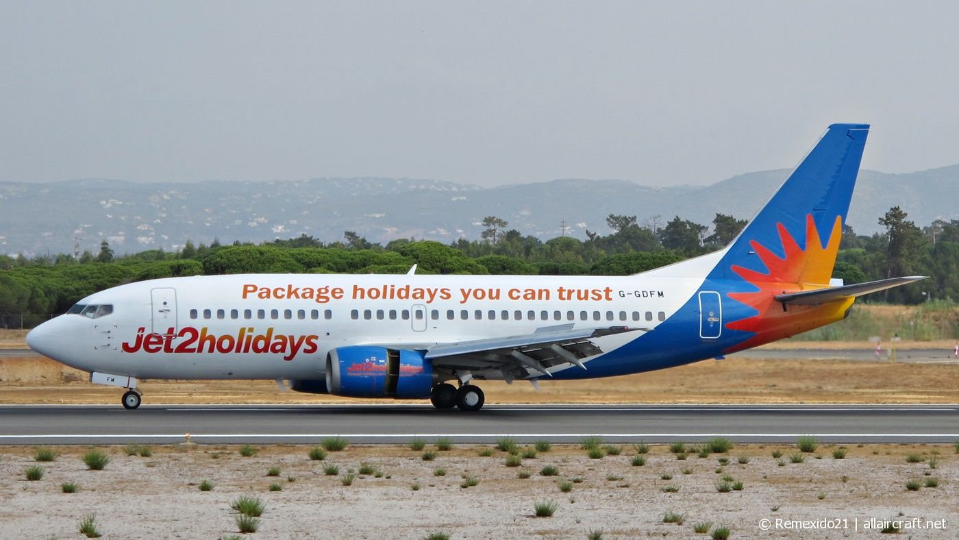 G-GDFM · Boeing 737-36N(WL) · (FAO / LPFR)