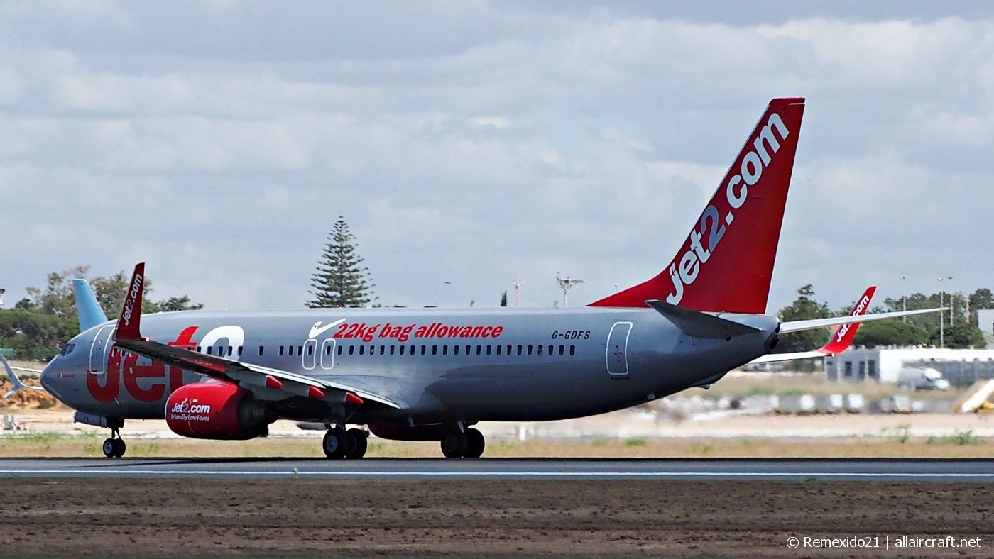 G-GDFS · Boeing 737-86N(WL) · (FAO / LPFR)
