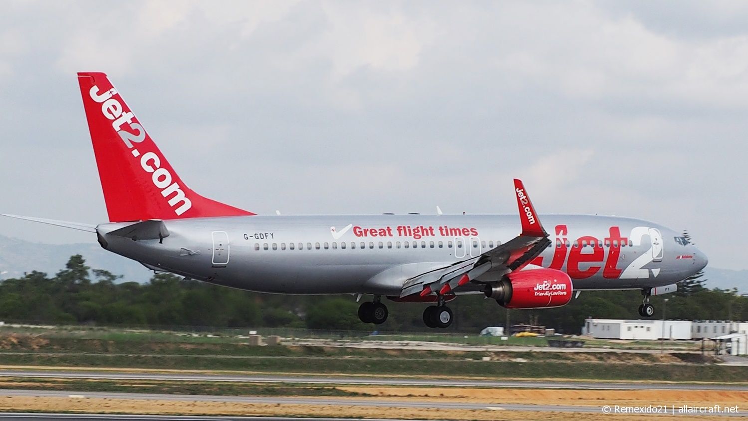 G-GDFY · Boeing 737-86Q(WL) · (FAO / LPFR)
